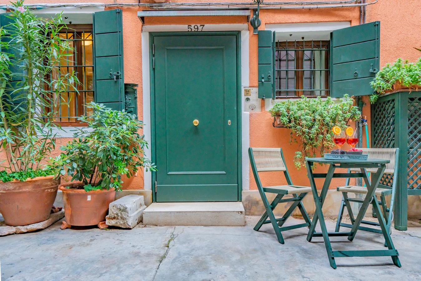 Lo Squero 1 The Secret Courtyard In Dorsoduro Apartment Venice Phòng bức ảnh